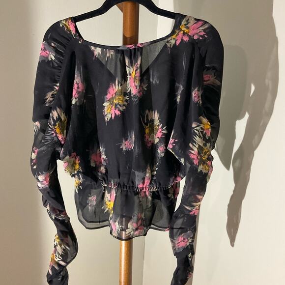 NWOT Steve Madden Blue Ruffled Front Blouse - Picture 2 of 2